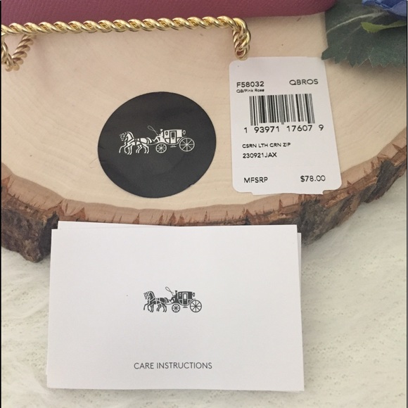 COACH Wristlet 🆕 - Picture 7 of 7